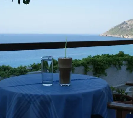 アパートホテル Akropolis